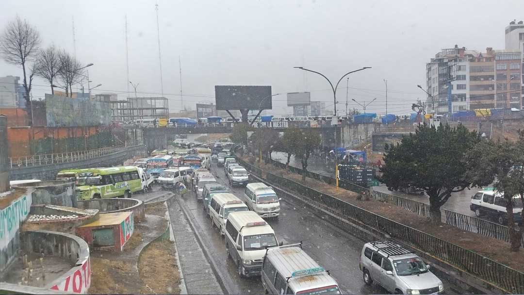Nevada en la Ceja El Alto, bajas temperaturas en la urbe.