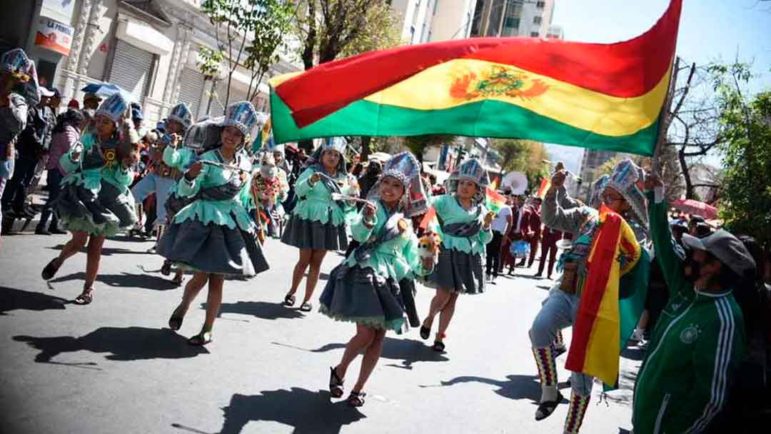 Danza boliviana la Llamerada. 