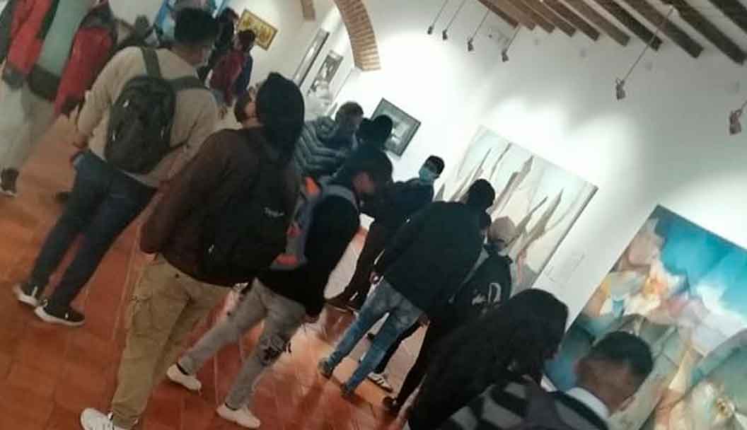 Fila en el Museo Nacional de Arte en la Larga Noche de Museos.