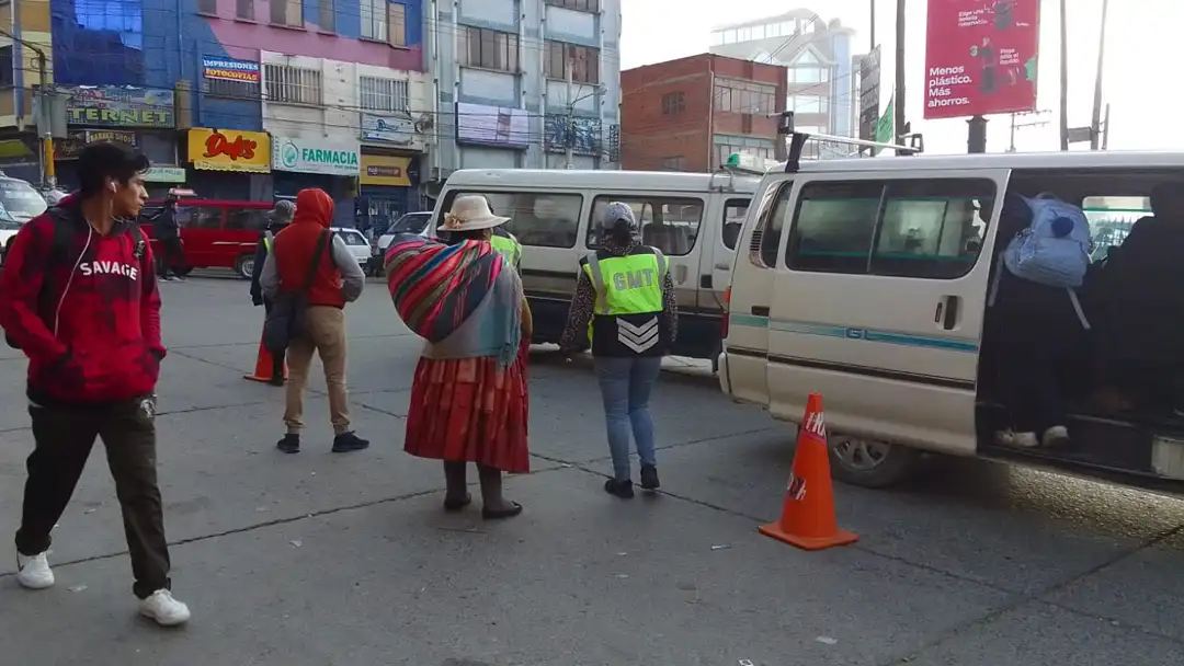 La plaza Ballivián se ha convertido un punto neurálgico del trameaje para el sector.