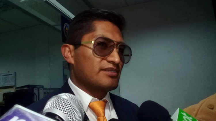 Edwin Blanco, exfiscal departamental de La Paz, en su contacto con la prensa.