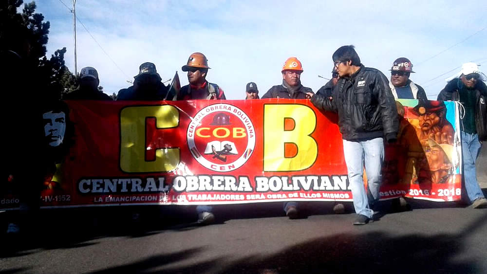 Marcha de la COB partió desde Senkata ElAlto hacia el centro de LaPaz. (Foto: @rcbolivia)