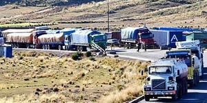 Transporte pesado declara cuarto intermedio en el bloqueo