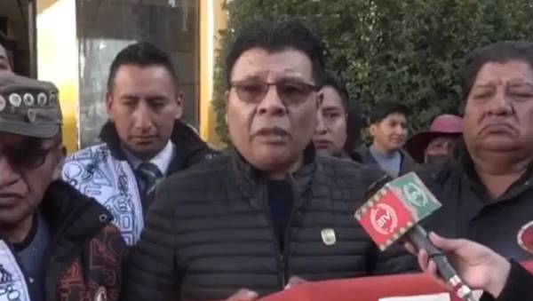 Organizaciones sociales de El Alto levantan bloqueo de vías