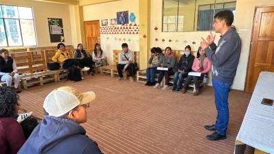 Unidad de la Juventud de El Alto orienta en la inserción laboral