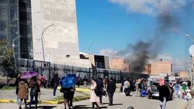 Vecinos de El Alto protestan en el Jach’a Uta por falta de obras y promesas incumplidas