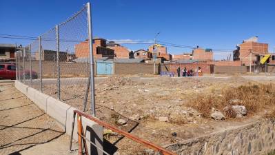 Distrito 4 entrega enmallado a vecinos de la Urbanización Complemento Río Seco
