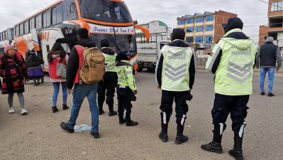 Decomisan más de 50 letreros y sancionarán a chóferes por trameaje en Senkata