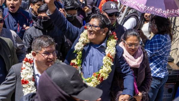 Cabildo académico de la UPEA aprueba gestión de Condori y lo catalogan como