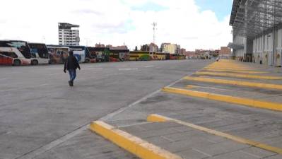 Terminal Metropolitana suspende salidas de buses; el servicio administrativo continúa.
