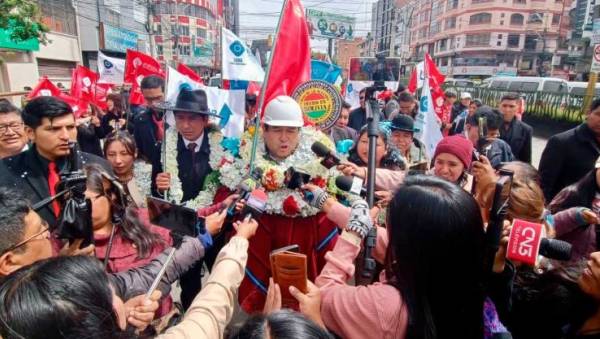 Proclaman a Eynar Viscarra como candidato a la Alcaldía de El Alto
