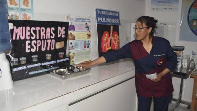 Consultorio de Enfermería de la UPEA fortalece lucha contra la tuberculosis