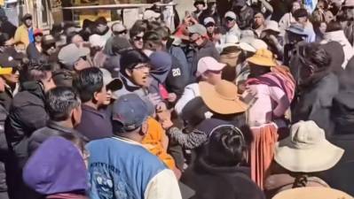 Comerciantes de la feria 16 de Julio de El Alto expresan rechazo a los bloqueos