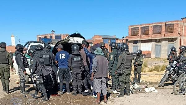Patrulla policial quemada en El Alto acudía a atender denuncia de violencia familiar