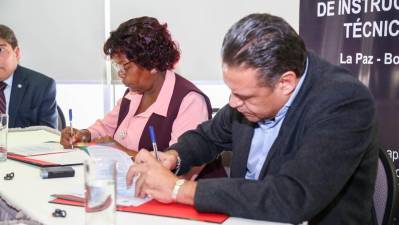 Gobernación de La Paz e Internet Society impulsarán alfabetización digital en las provincias