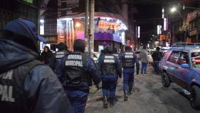 En operativo de control en El Alto clausuran una discoteca y notifican a locales