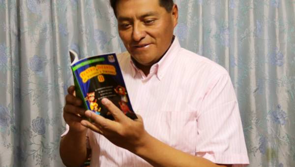 El compromiso del dramaturgo Franz Apaza con la educación, lleva como título “Teatro infantil de valores y virtudes II”