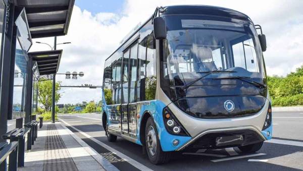 Mi Teleférico proyecta conectar la Línea Morada con el Aeropuerto de El Alto mediante buses eléctricos
