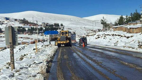 Suspenden nuevamente viajes a Cochabamba y Santa Cruz por congelamiento de vías