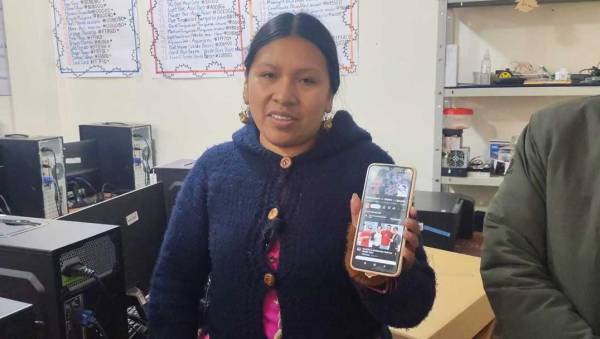 Internet satelital mejora el acceso a la educación digital de estudiantes en El Alto