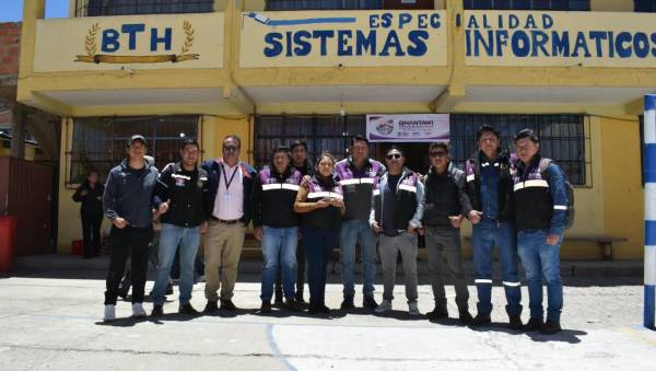 El Alto instala nuevo centro de monitoreo escolar en la unidad educativa Luis Espinal Camps